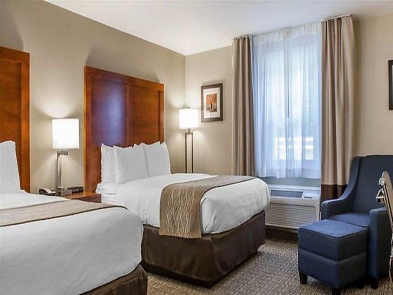 Comfort Inn & Suites Sturbridge-Brimfield Εξωτερικό φωτογραφία