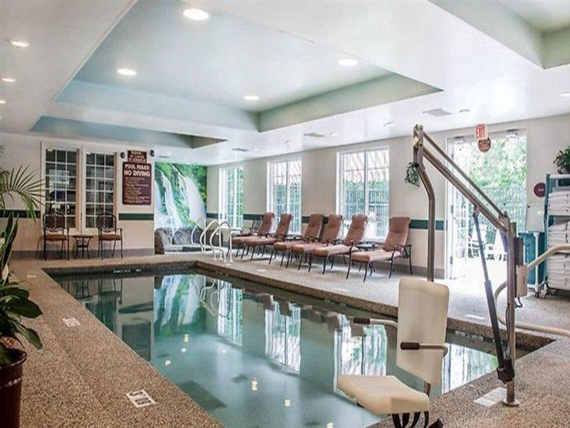 Comfort Inn & Suites Sturbridge-Brimfield Εξωτερικό φωτογραφία