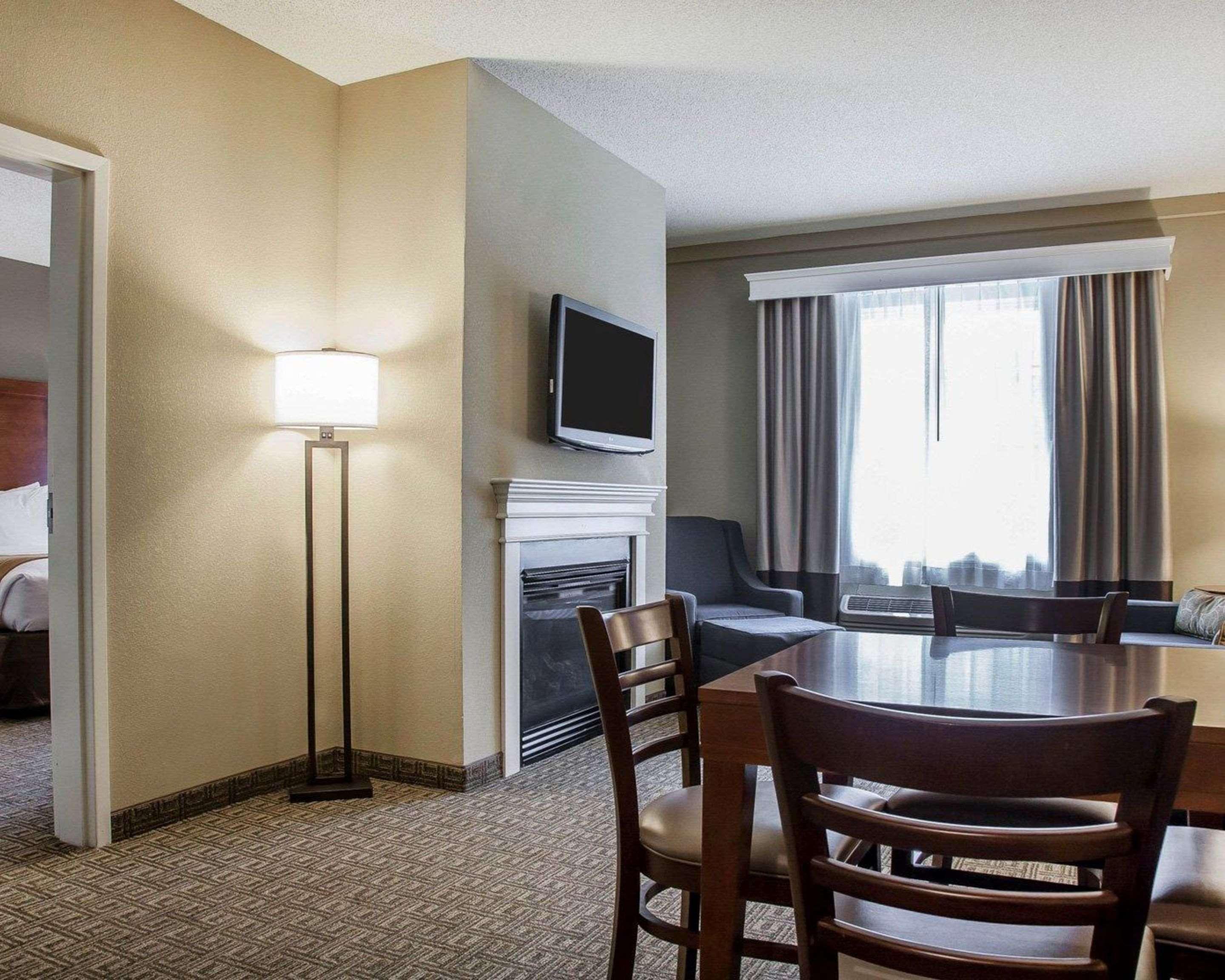 Comfort Inn & Suites Sturbridge-Brimfield Εξωτερικό φωτογραφία