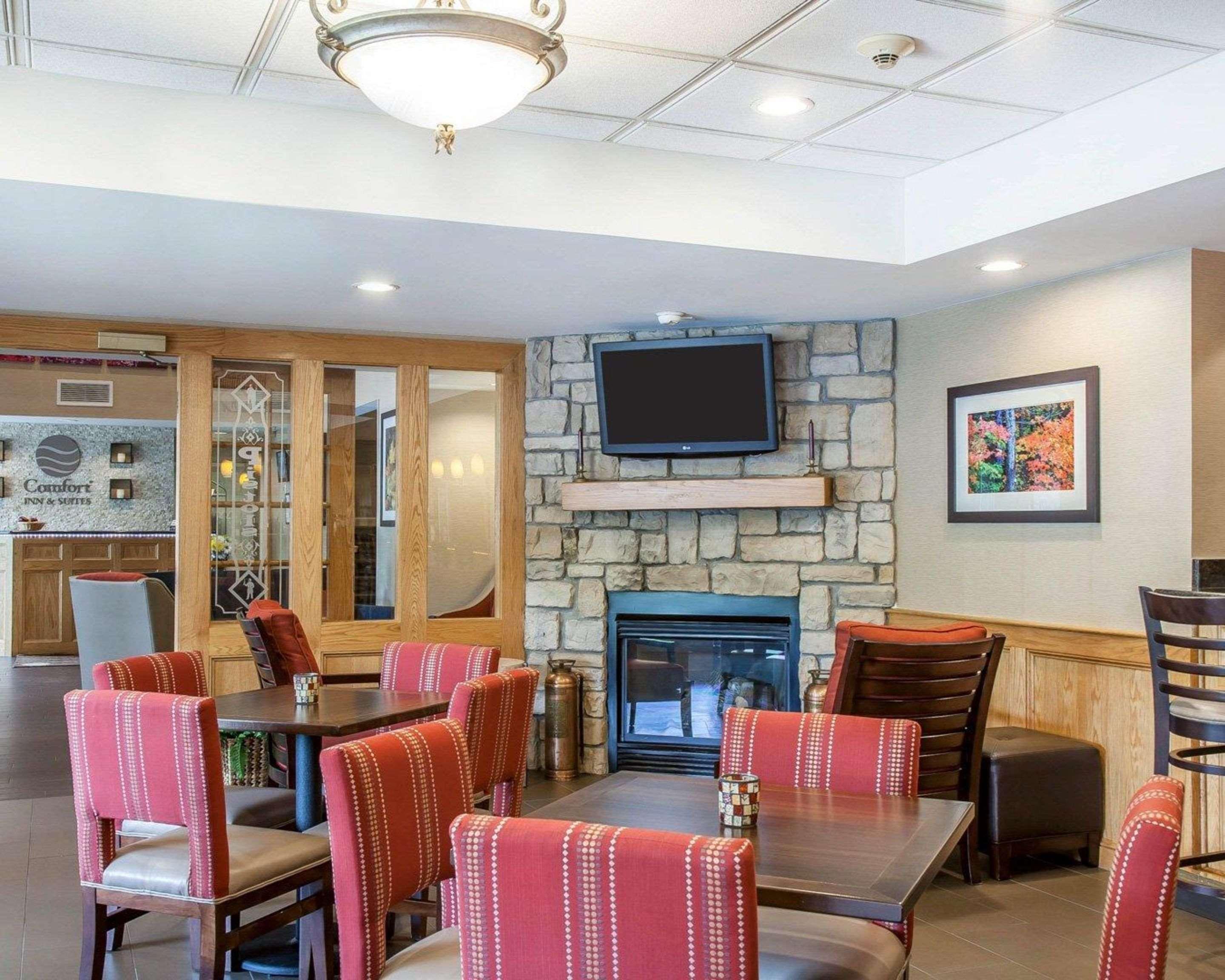 Comfort Inn & Suites Sturbridge-Brimfield Εξωτερικό φωτογραφία