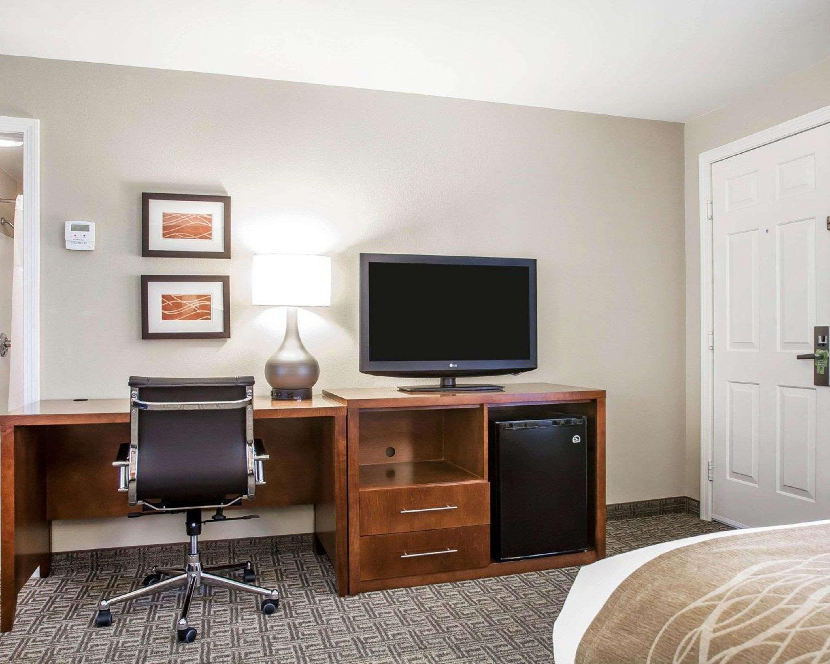Comfort Inn & Suites Sturbridge-Brimfield Εξωτερικό φωτογραφία