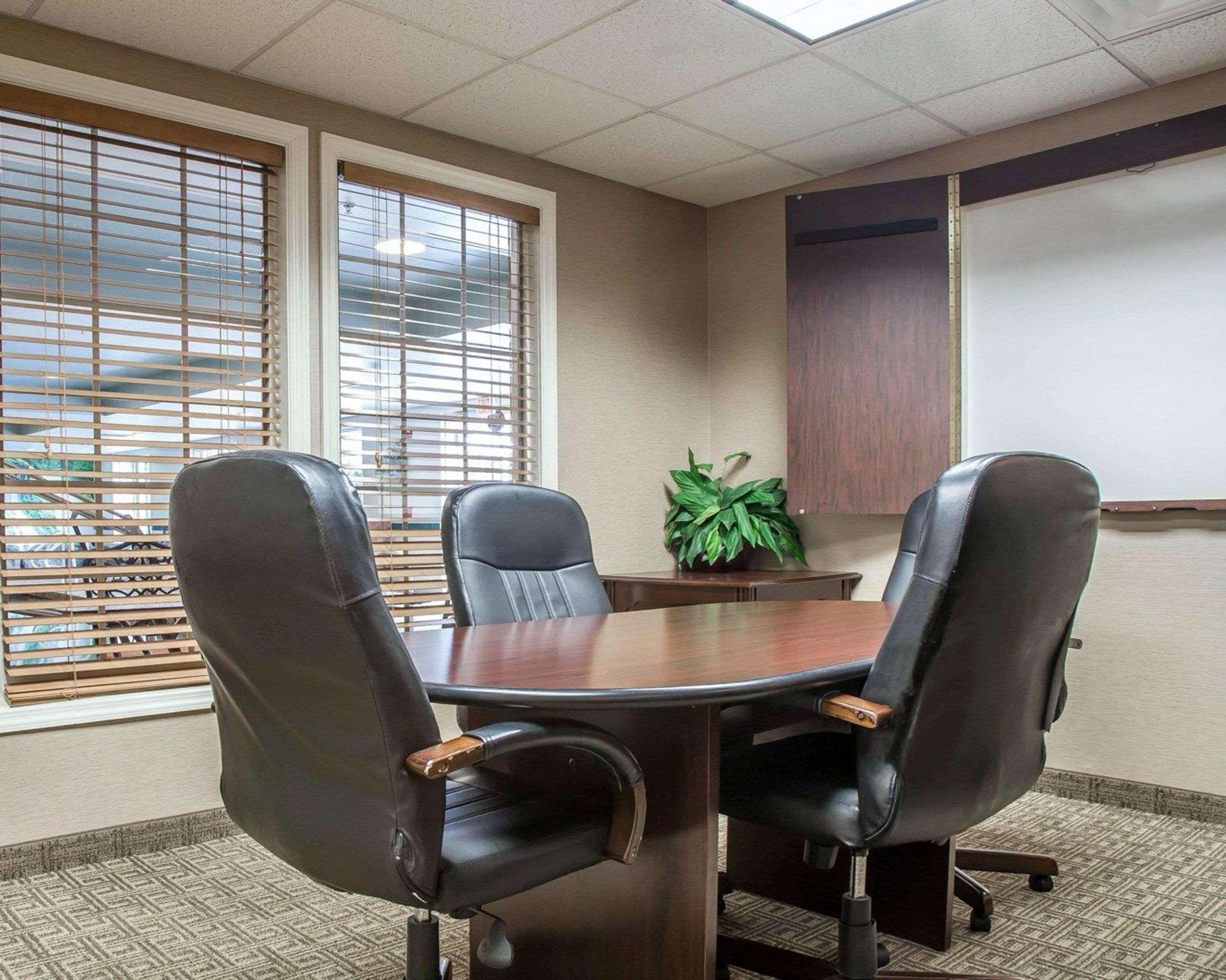 Comfort Inn & Suites Sturbridge-Brimfield Εξωτερικό φωτογραφία